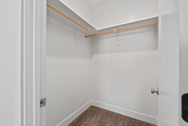 Building Photo - "Discover Comfort & Style: Spacious 3-Bed,...