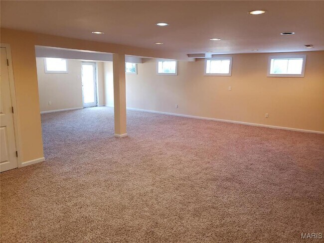 Building Photo - 803 Clayworth Dr
