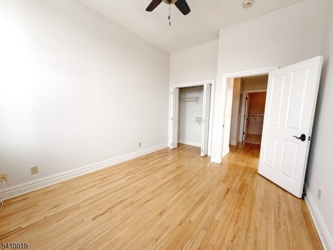 Building Photo - 33 Forest Ave