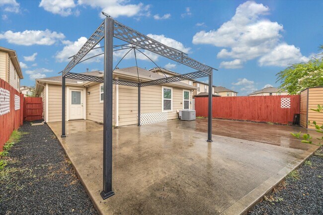 Building Photo - 16343 Oakside Hollow Ln