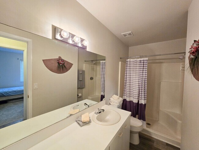 Building Photo - 2/2 Condo in Golf Lake Villas -North Fort ...