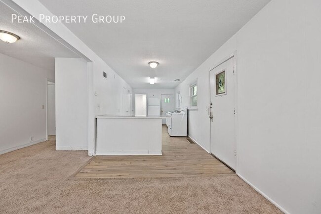 Building Photo - 2533 Ravine St