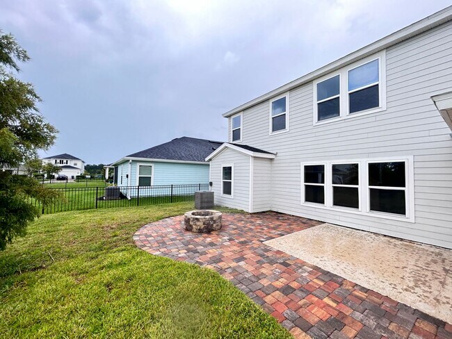 Building Photo - Beautiful 5 Bed 3 Bath in the desired Bannon Lakes Communiity