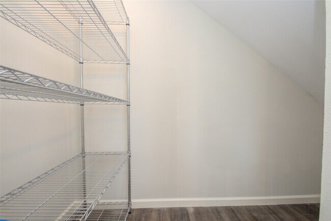 Building Photo - 4916 Sunbeam St