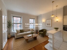 Building Photo - 314 Marlborough St