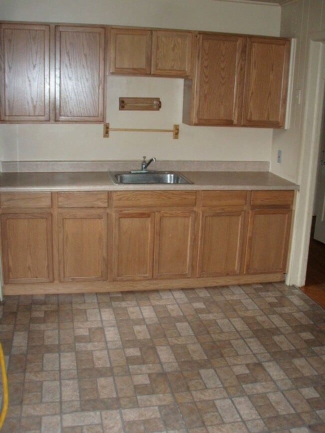 Building Photo - 23104 Brittany Ave