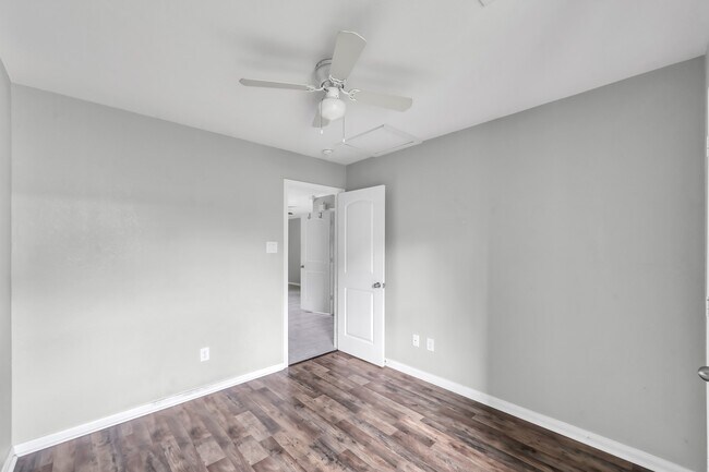 Building Photo - 16618 E Hammon