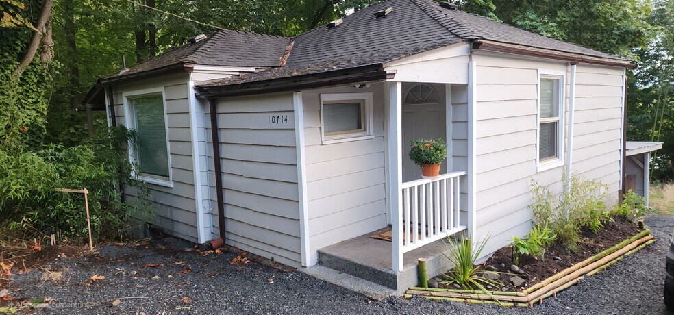 Primary Photo - 10714 24th Ave NE