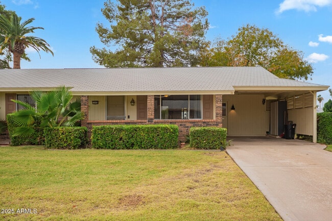 Building Photo - 13636 N Redwood Dr