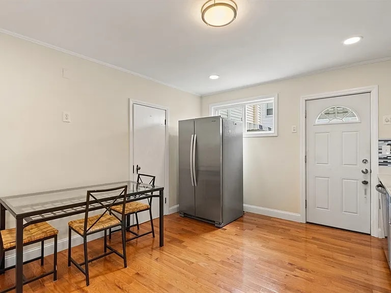 Building Photo - 34 Clinton St