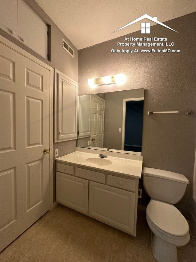 Building Photo - 999 Boulder Ct