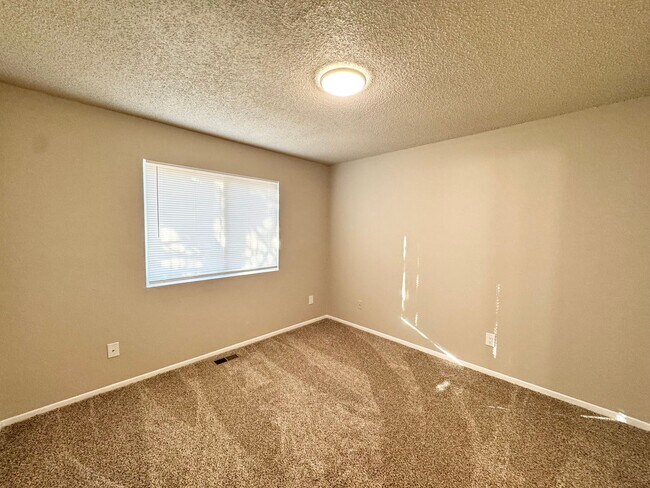 Building Photo - 2 Bedrooms with Private Bathrooms | Walk-In Closets | Laundry Hookups