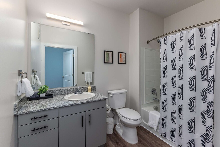 Building Photo - 1001 Marshall Ave