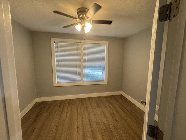 Building Photo - 207 Milton Rd