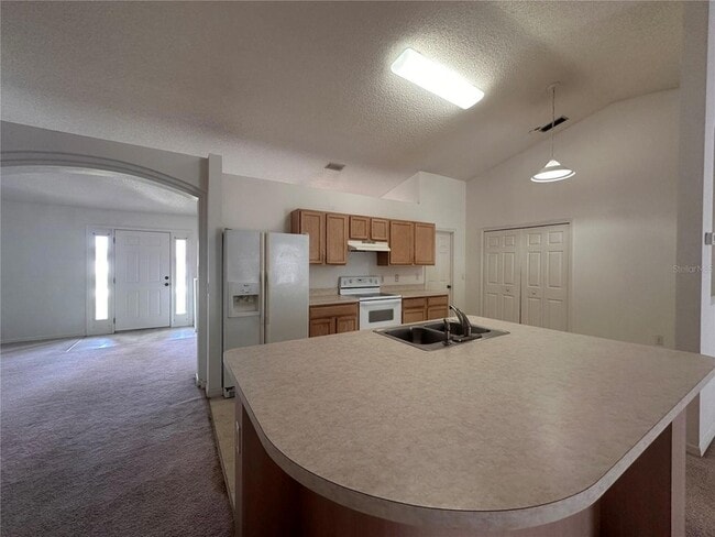 Building Photo - 33 Rybark Ln