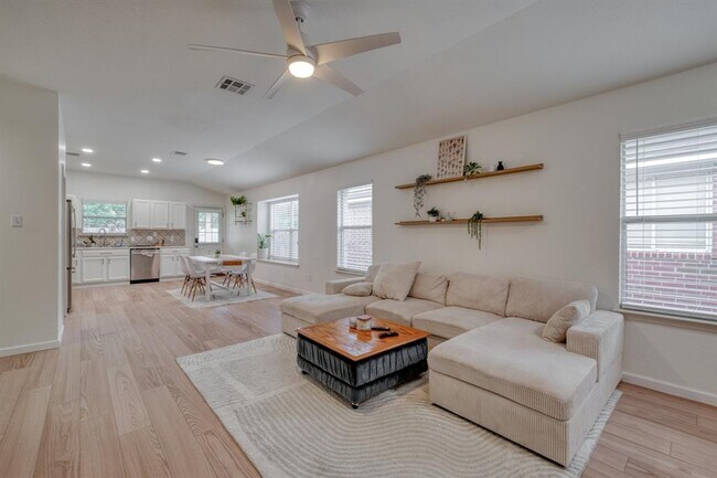 Building Photo - 436 Grey Feather Ct