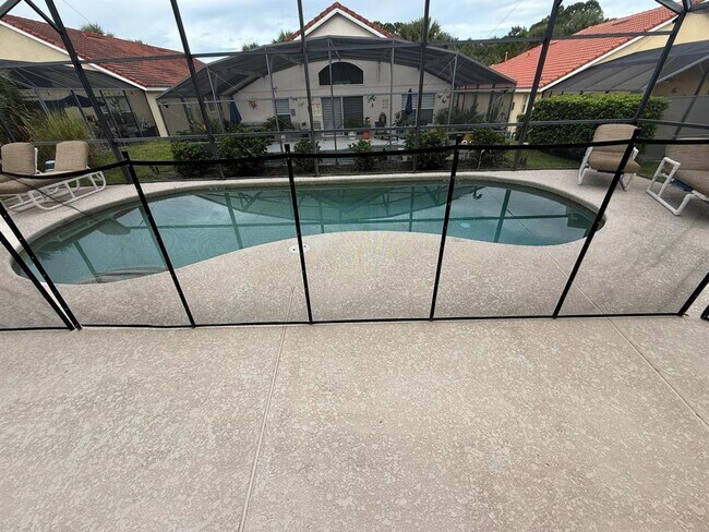 Building Photo - 320 Rosso Dr