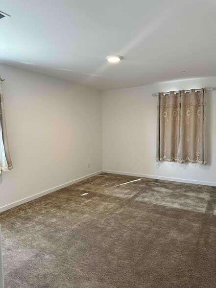 Building Photo - 2769 Lake Mendoza St