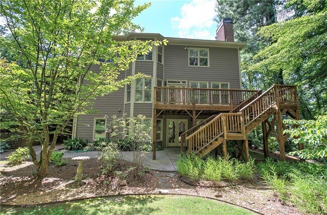 Building Photo - 2320 Starr Lake Dr NW