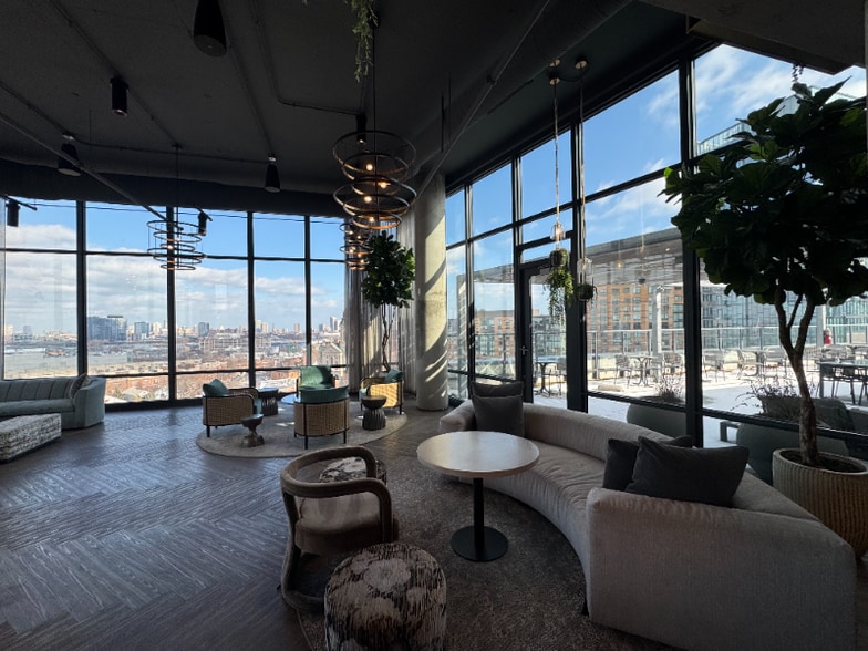 Building Photo - 736 N Aberdeen St