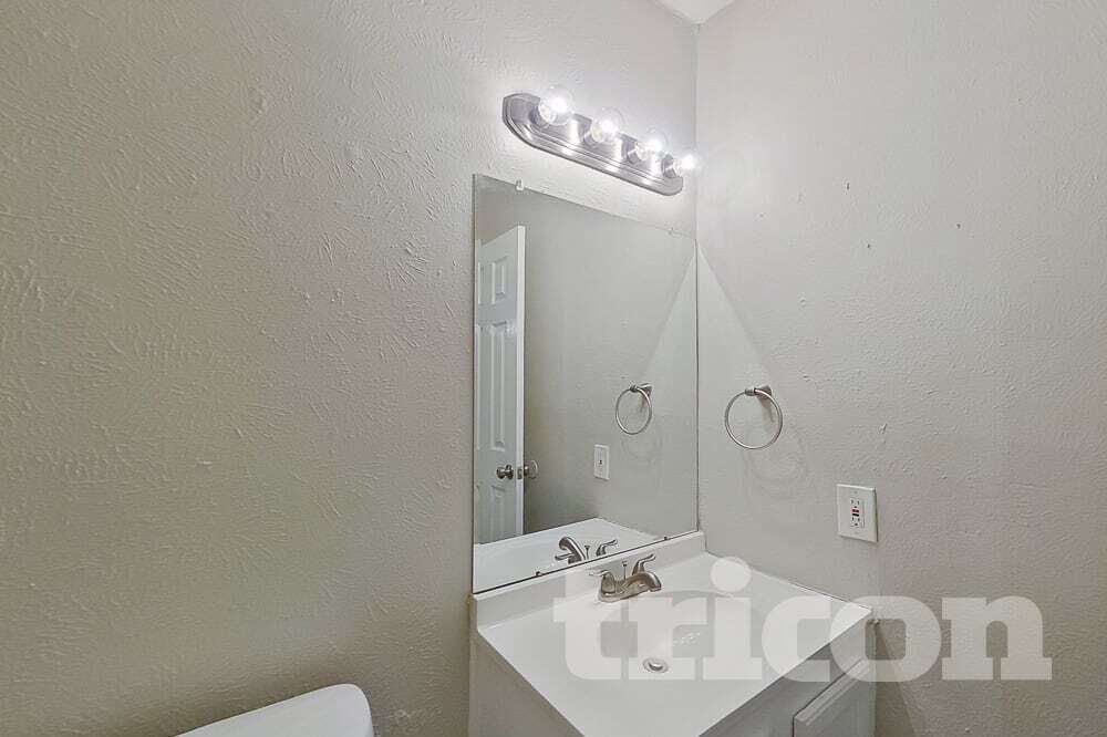 Building Photo - 1610 Pilot Way