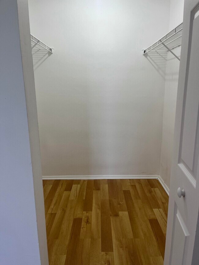 Building Photo - 505 S Pine Island Rd