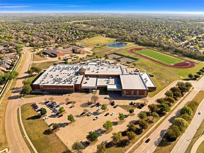 Building Photo - 7305 Oak Leaf Dr