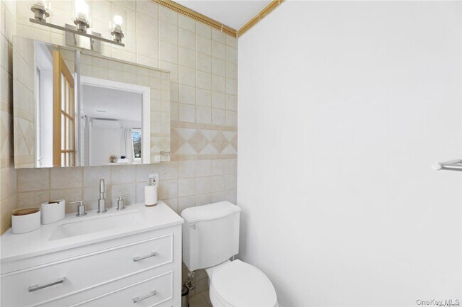 Building Photo - 485 Sutton Pl