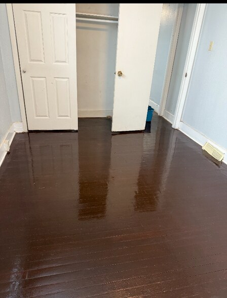 Building Photo - 7316 Park Dr