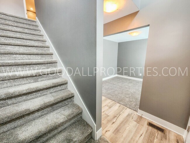 Building Photo - A Must See 4 Bedroom 3.5 Baths in Norwalk with a 3 Car Garage!!!