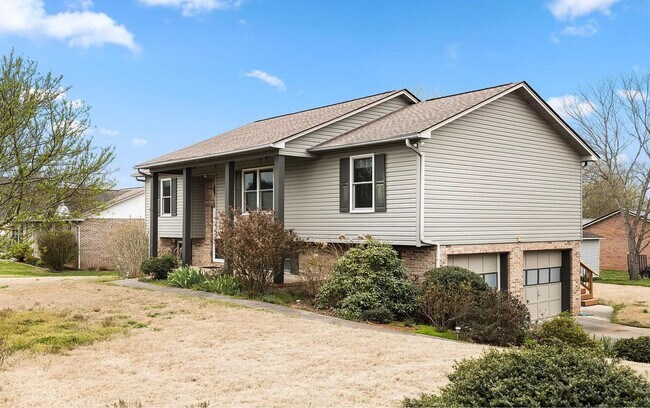 Building Photo - 3 Bed + Complete basement in Maryville