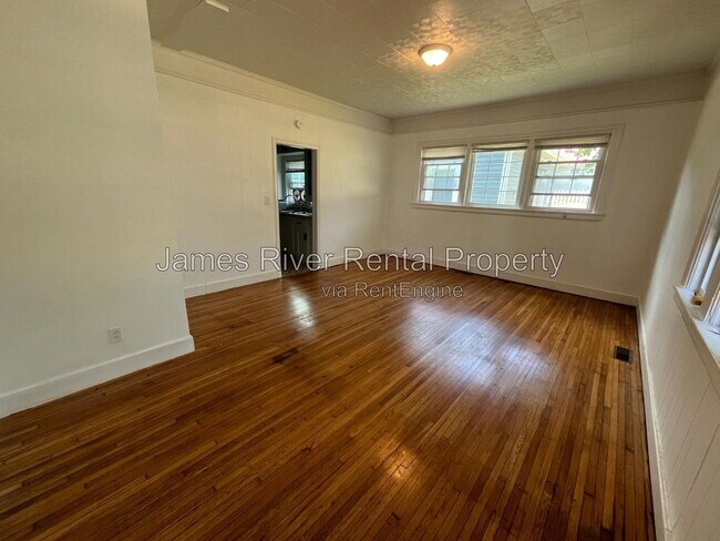 Building Photo - 900 Dearing St