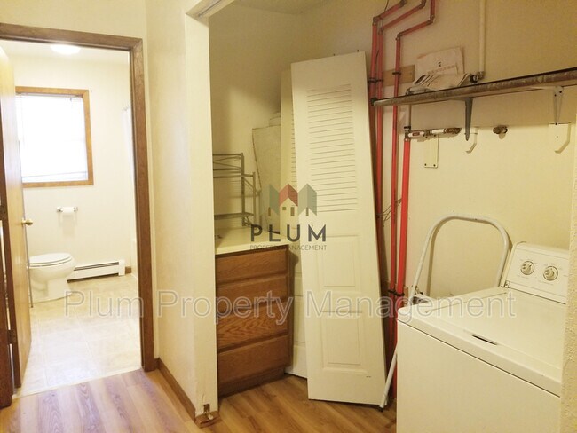 Building Photo - 720 Turner St