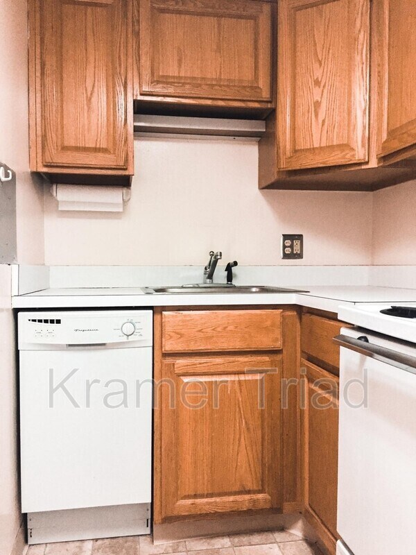 Building Photo - 555 E William St