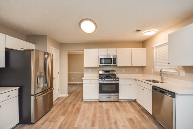 Building Photo - 5621 Winchester Pl