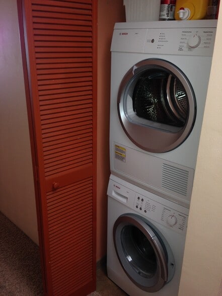 Washer and dryer in the unit - 4242 Lower Honoapiilani Rd