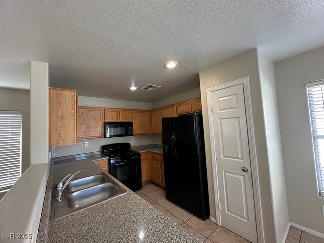 Building Photo - 5926 Mahogany Mountain Dr