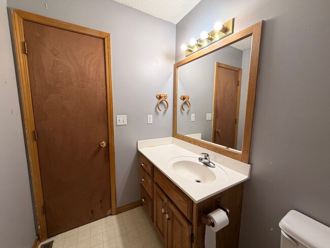 Building Photo - All electric ranch