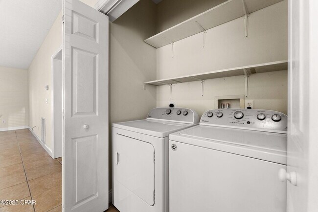 Building Photo - 212 Bonita Cir