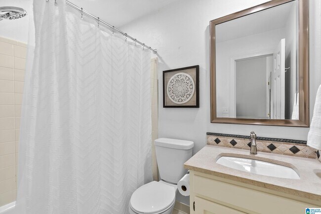 Building Photo - 1227 33rd St S