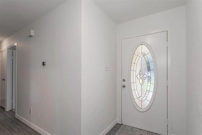 Building Photo - 3806 Cortadera Ct