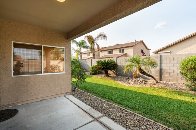 Building Photo - Great Single Level Peoria Home