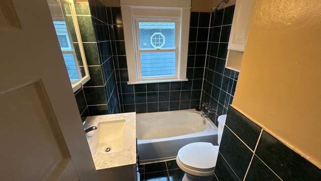 Building Photo - Renovated home