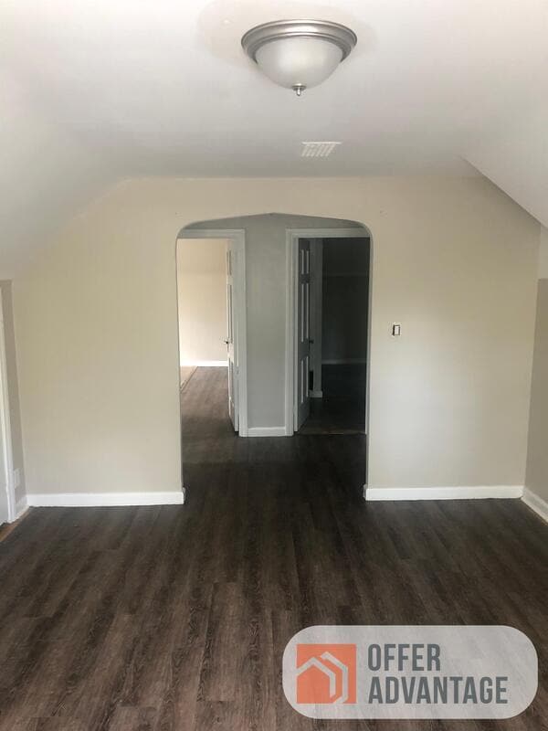 Building Photo - 1469 Genesee Rd