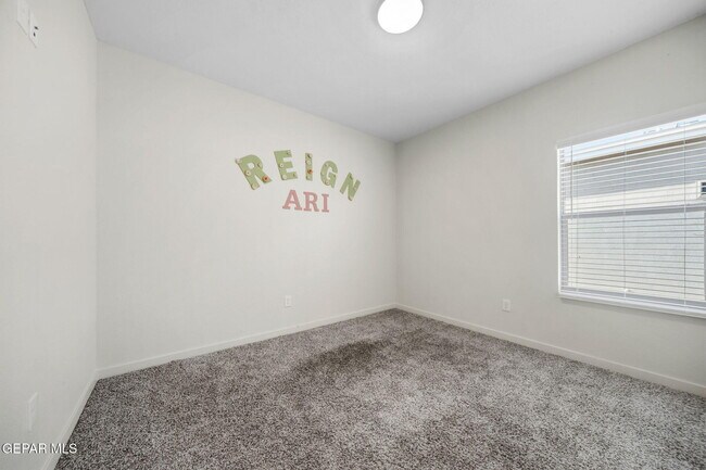 Building Photo - 3741 Peak Pl