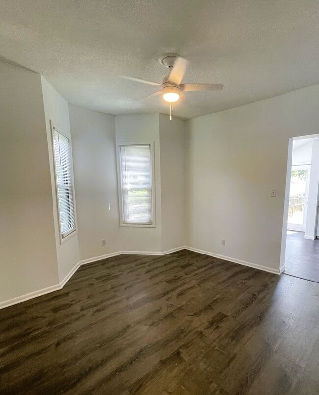 Building Photo - $1975 FOR RENT - SINGLE UPDATED FAMILY HOU...