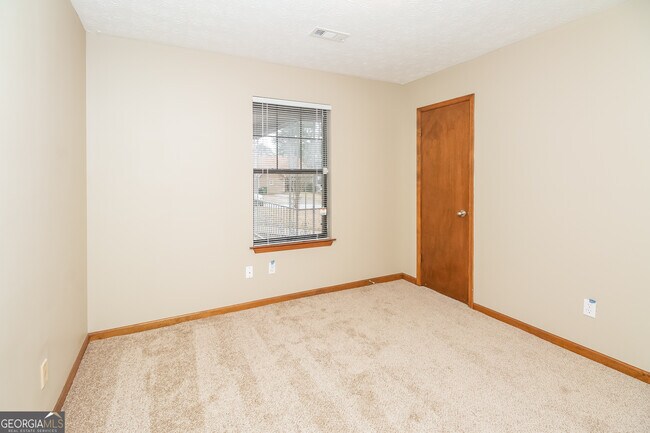 Building Photo - 5297 Brentwood Rd