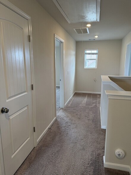 Building Photo - 4417 Hoboken Wy