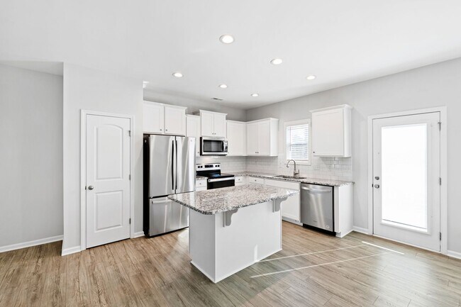 Building Photo - Like New 3 Bedroom Home Walk to DT Clayton!