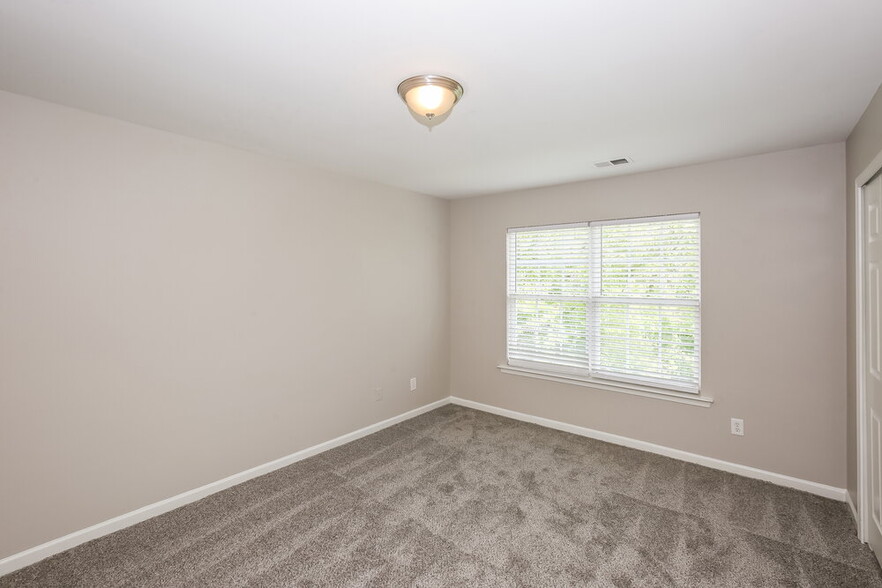 Building Photo - 4712 Abercromby St